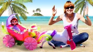 София Прекрасная и Маша Капуки Кануки на пляже. Песочница