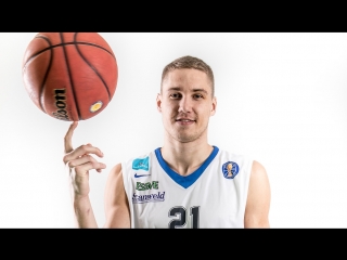 Блок-шот Янари Йоесаара в матче против ЦСКА